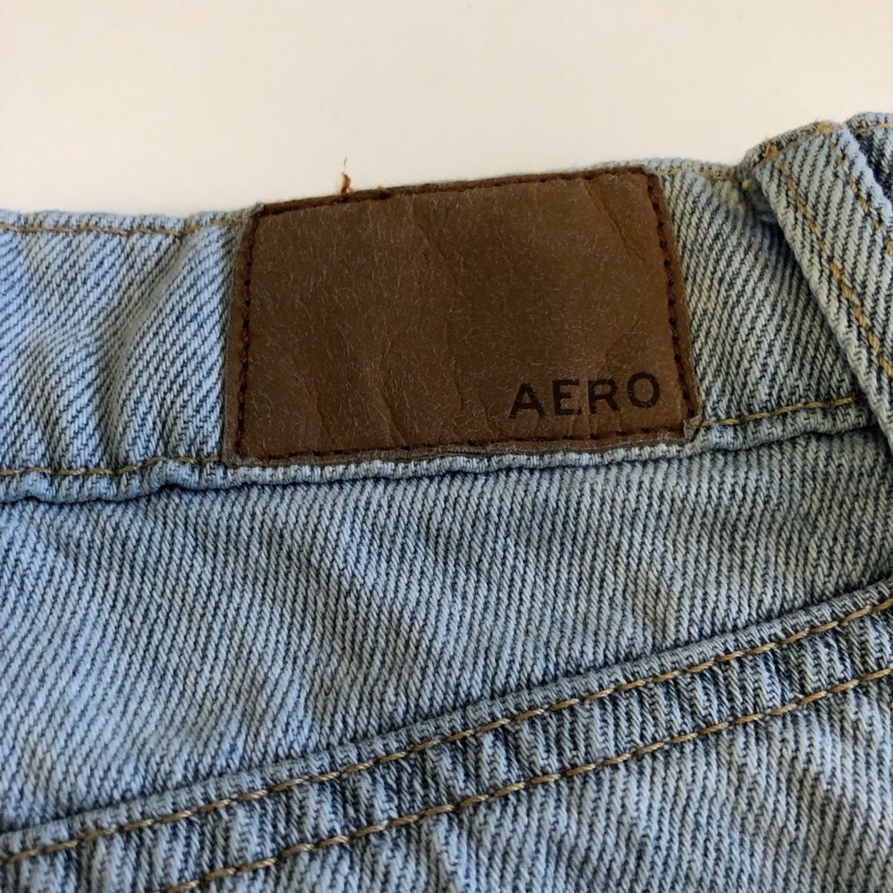 Aeropostale Light Wash Button Fly Denim Mom Shorts Size‎ 10. 100% Cotton - Picture 6 of 7